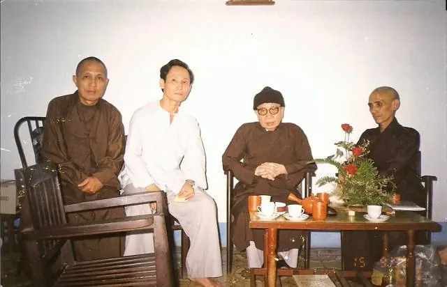 Cùng chư tôn đức