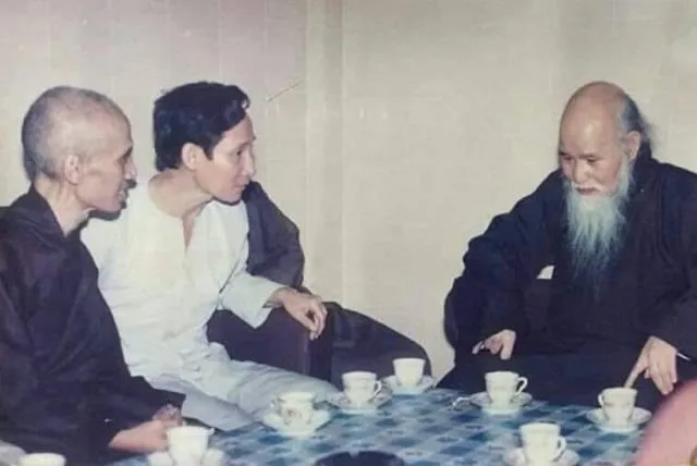 Cùng chư trưởng lão